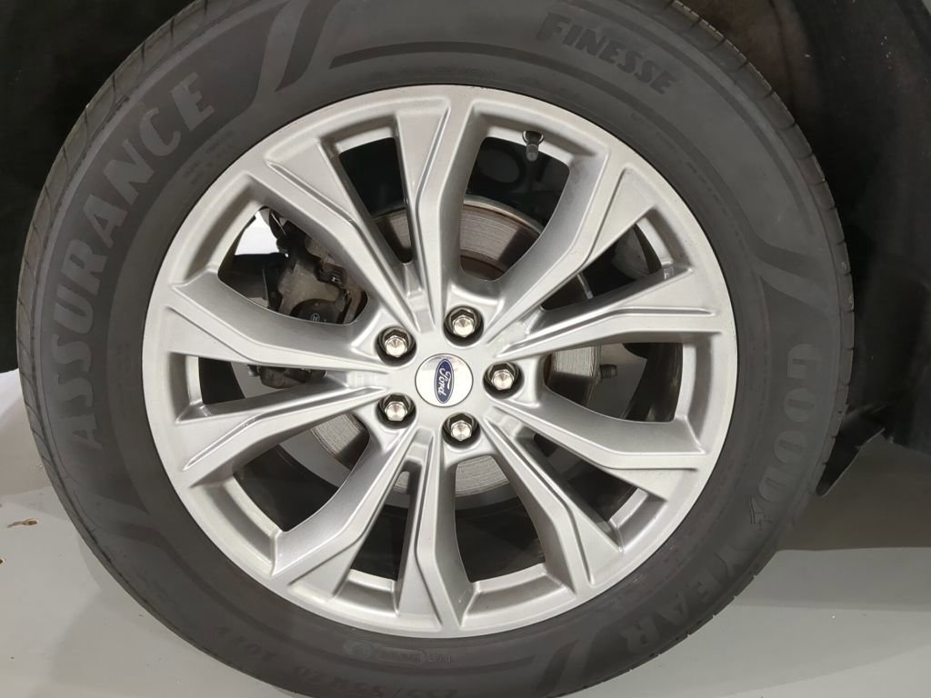 Certified 2023 Ford Explorer XLT w/ Equipment Group 202A image 7