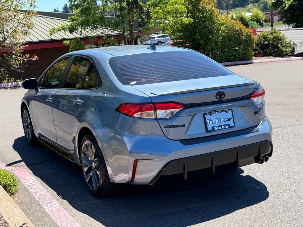 Used 2025 Toyota Corolla SE w/ SE Premium Package FWD image 5