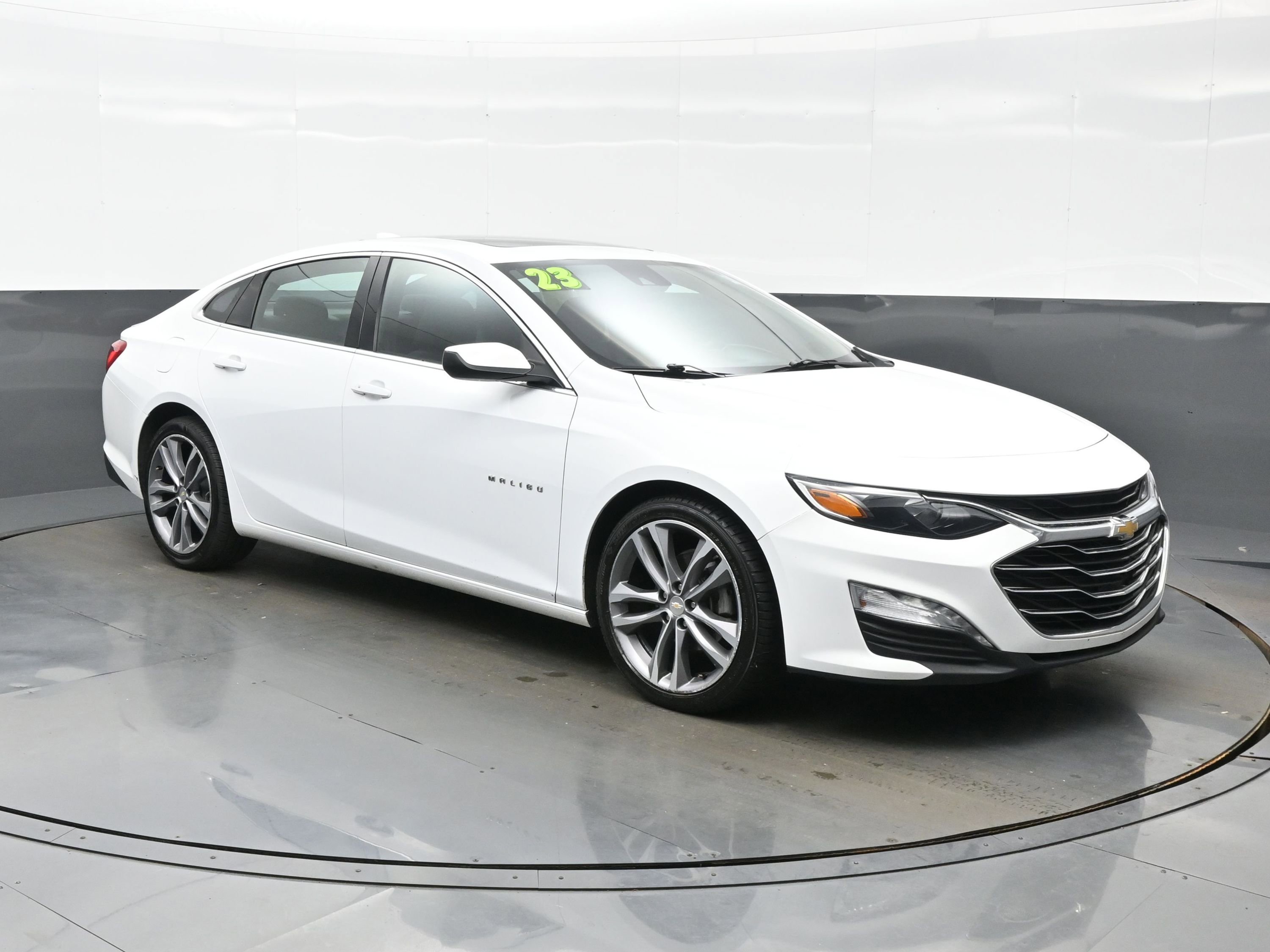 Used 2023 Chevrolet Malibu LT w/ Driver Confidence Package FWD image 8