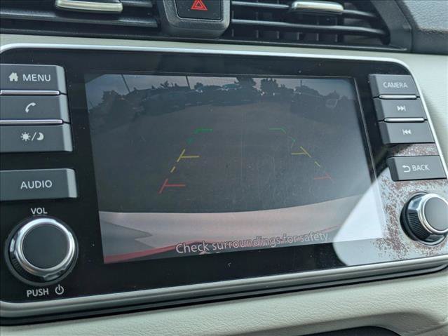 Used 2022 Nissan Versa SV FWD image 14