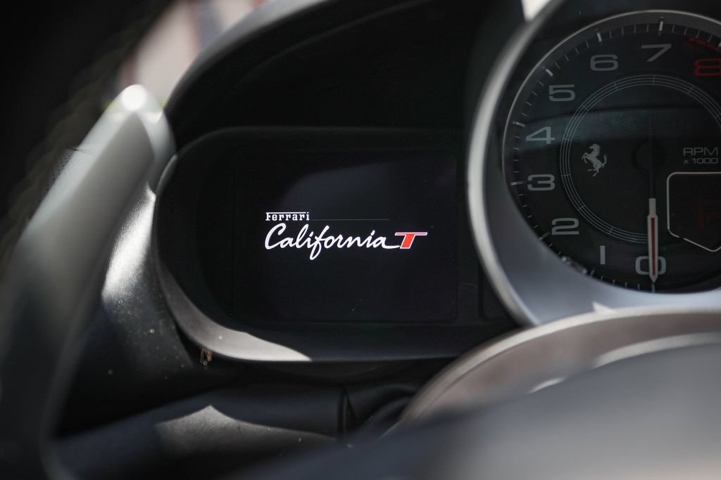 Used 2015 Ferrari California T RWD image 54