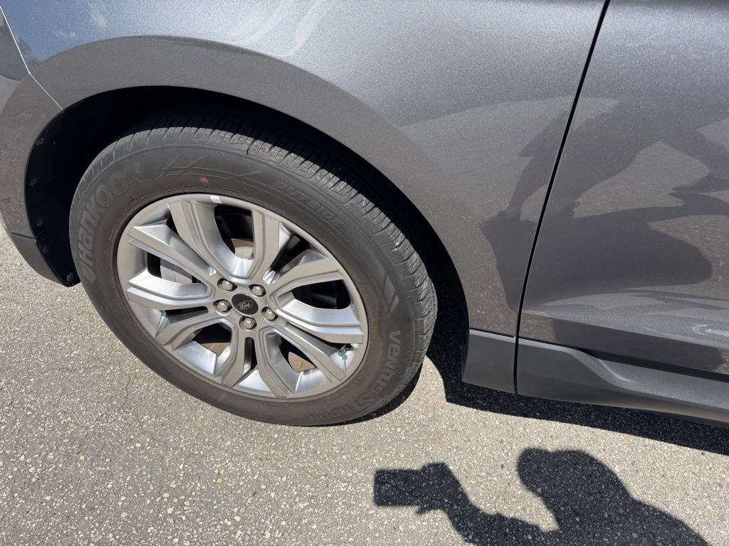Used 2024 Ford Edge Titanium image 11