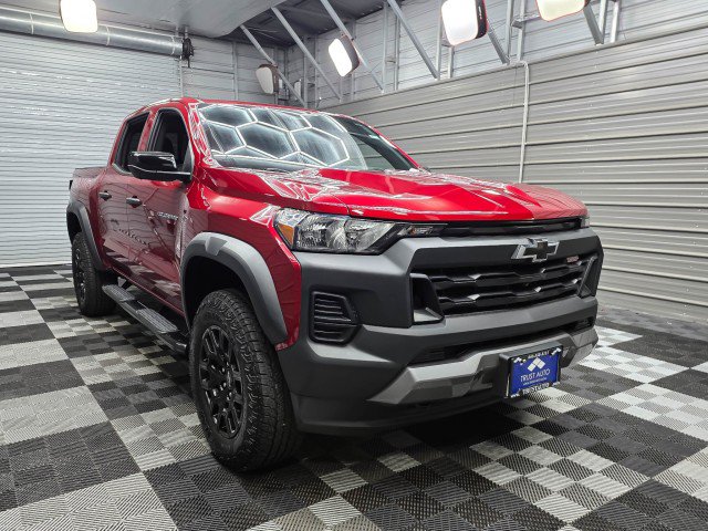 Used 2023 Chevrolet Colorado Trail Boss w/ Technology Package AWD/4WD image 5