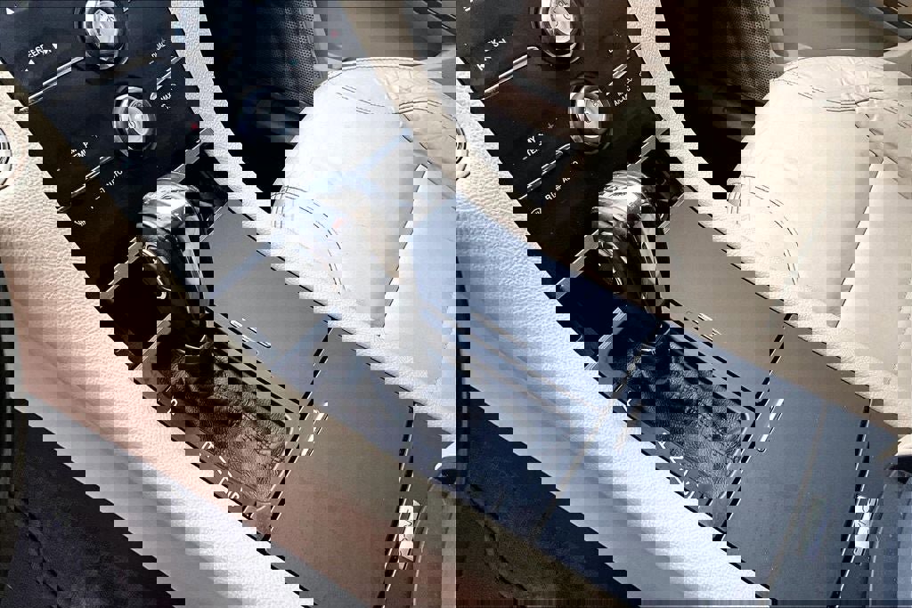 Used 2015 Ford Taurus SEL w/ Equipment Group 201A image 17