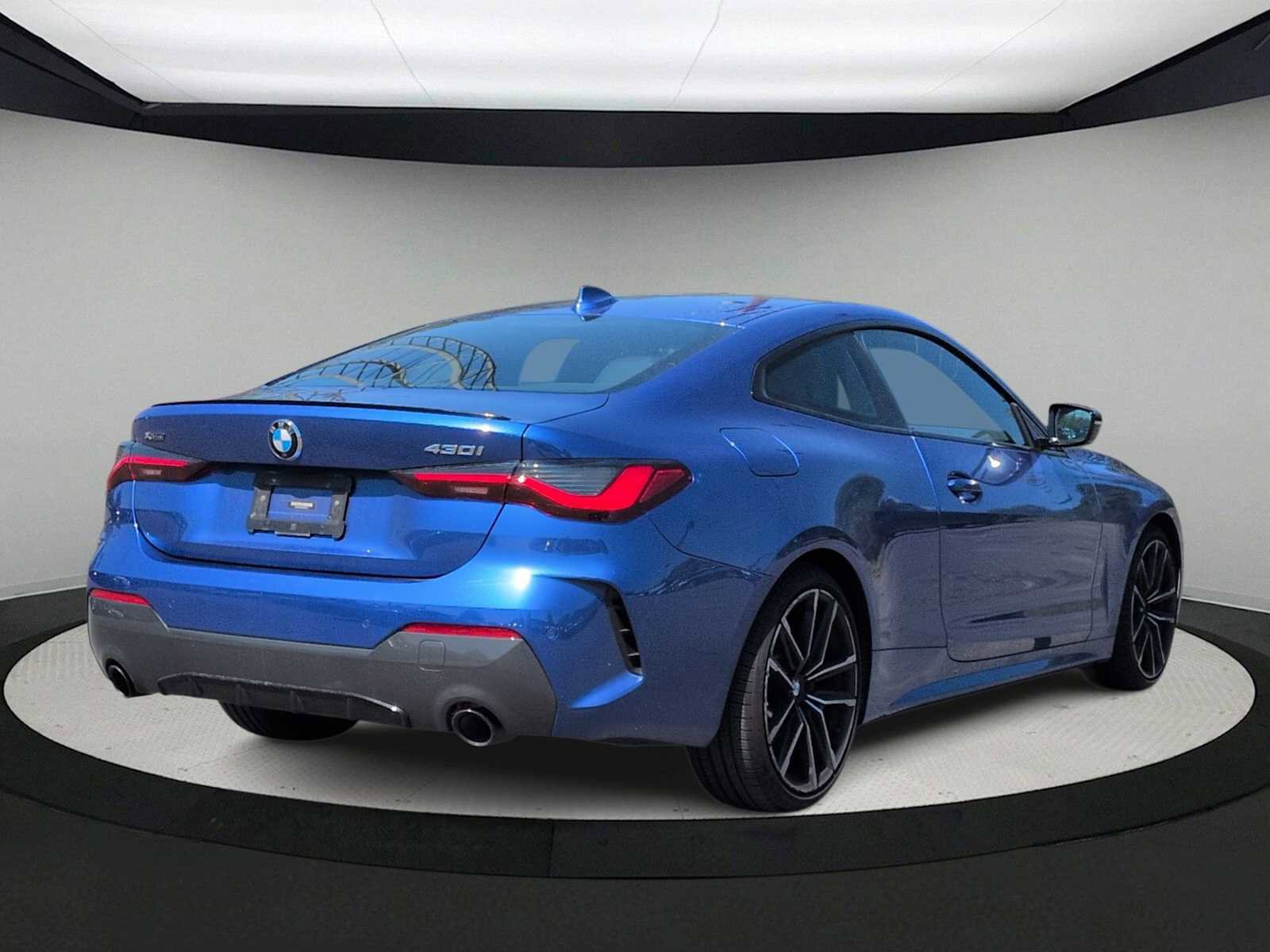 Certified 2023 BMW 430i xDrive Coupe w/ M Sport Package AWD/4WD image 8