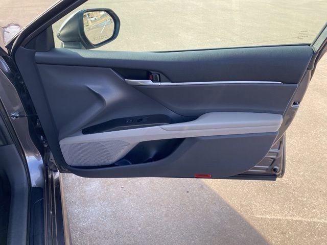 Used 2023 Toyota Camry SE image 16
