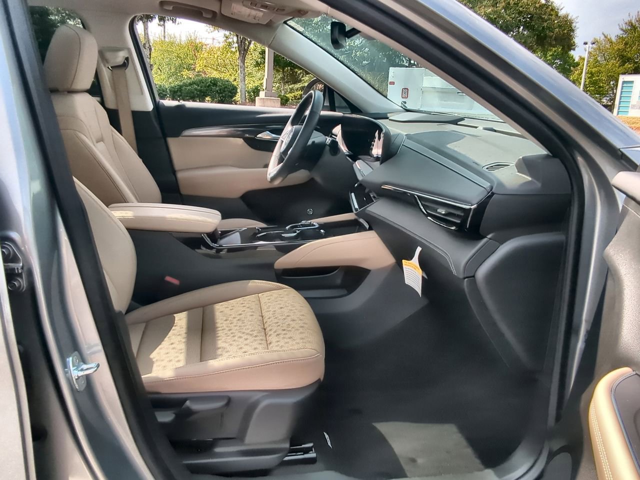 Used 2025 Buick Envision Preferred image 29