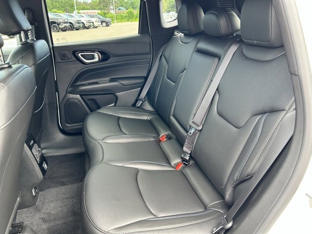 New 2025 Jeep Compass Limited w/ Sun & Sound Group image 9