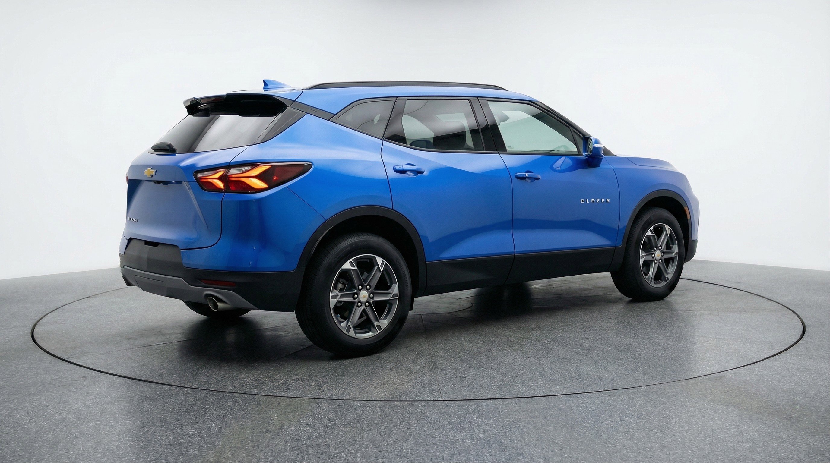 Used 2025 Chevrolet Blazer LT image 9