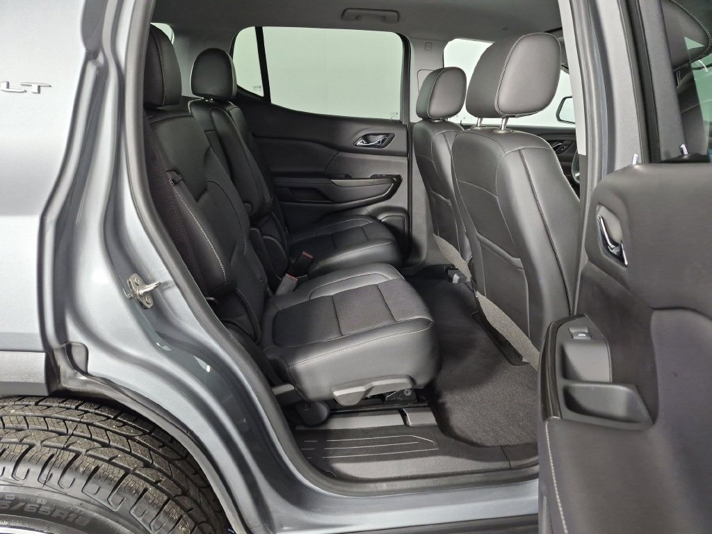 Certified 2023 GMC Acadia SLT FWD image 32