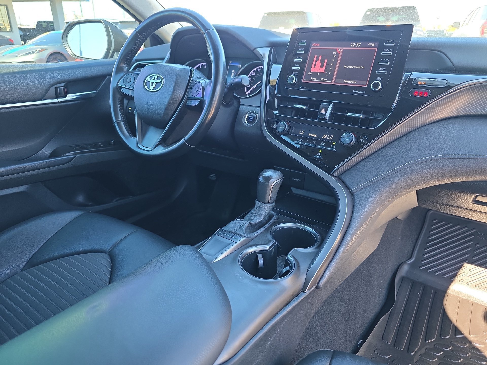 Used 2023 Toyota Camry SE w/ Convenience Package FWD image 15