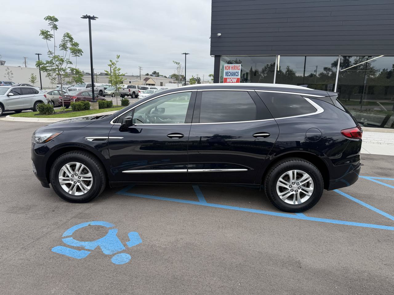Used 2020 Buick Enclave Essence w/ LPO, Floor Liner Package FWD image 8