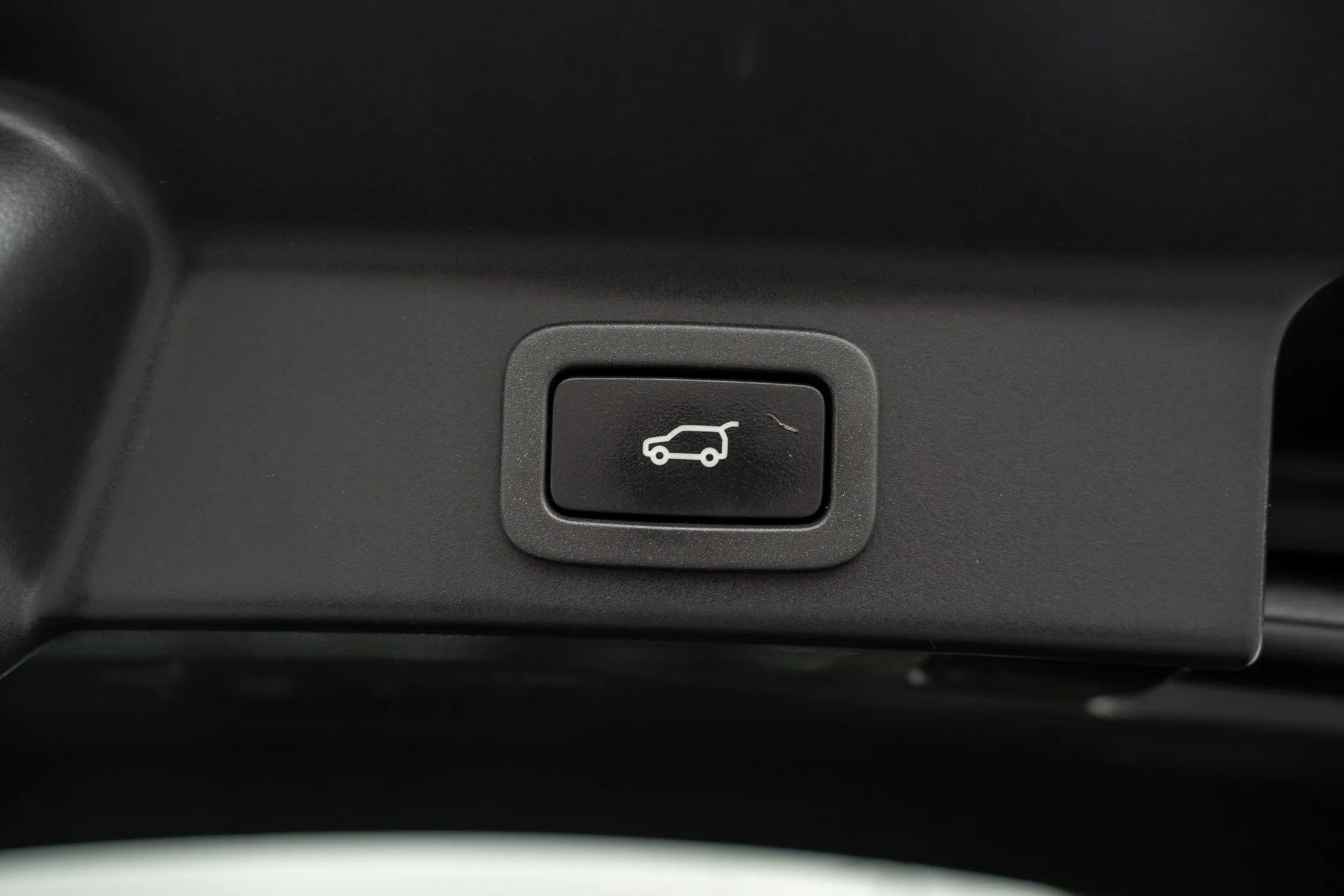 Used 2018 Jaguar F-PACE Premium AWD/4WD image 11