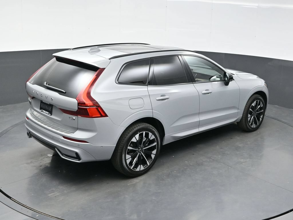 New 2026 Volvo XC60 T8 Plus w/ Climate Package PRO AWD/4WD image 35