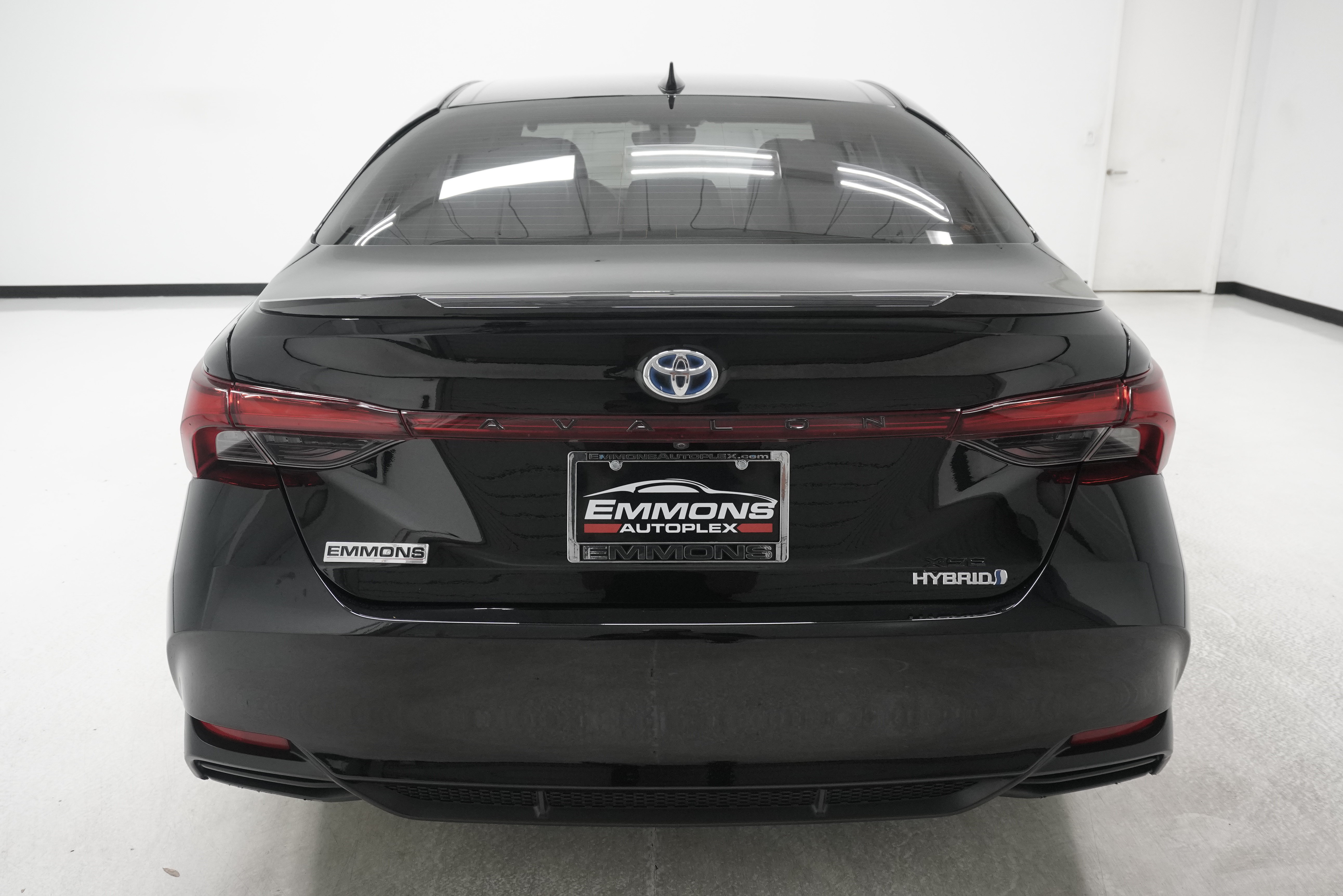 Used 2019 Toyota Avalon XSE w/ All Weather Liner Package FWD image 5
