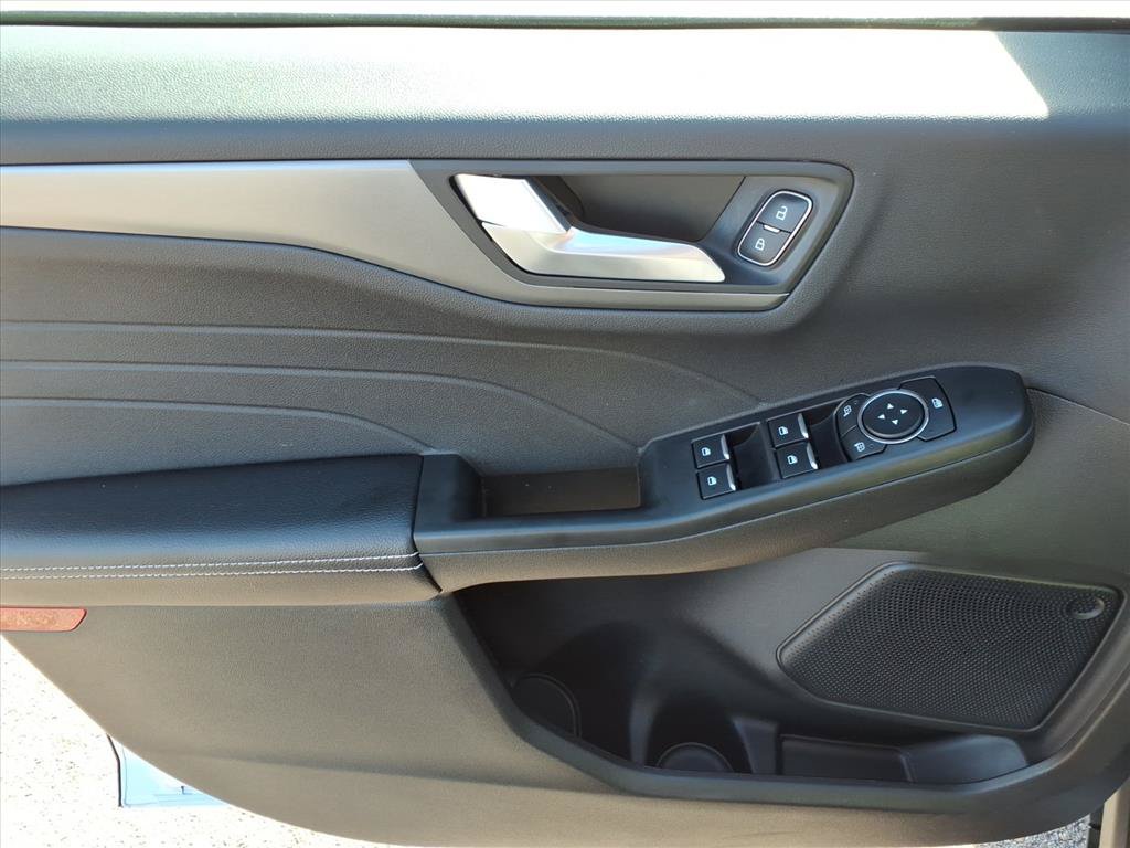 Used 2025 Ford Escape SE FWD image 9
