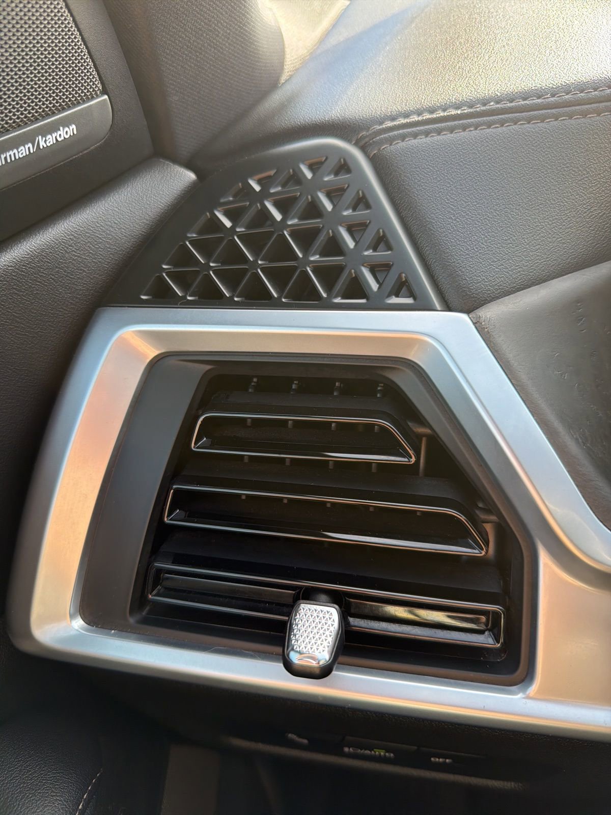 Used 2024 BMW X5 xDrive40i w/ Premium Package image 78