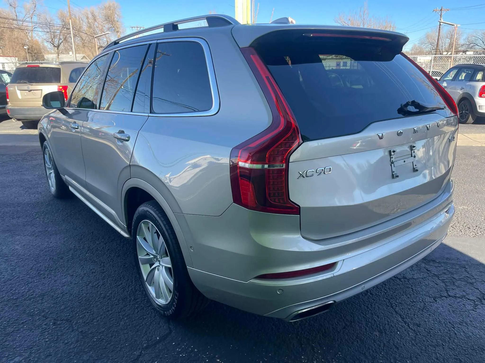 Used 2016 Volvo XC90 T6 Momentum w/ Momentum Plus Package image 5