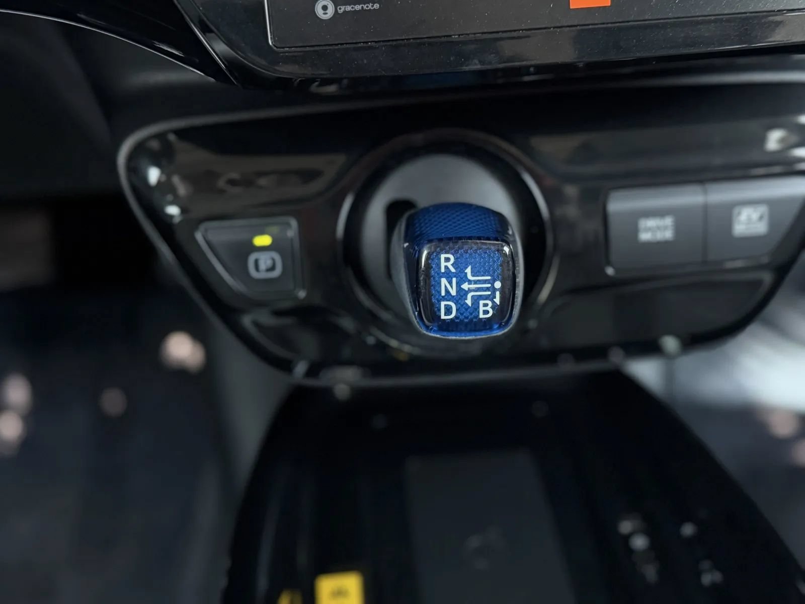 Used 2019 Toyota Prius Limited w/ Carpet Mat Package FWD image 33