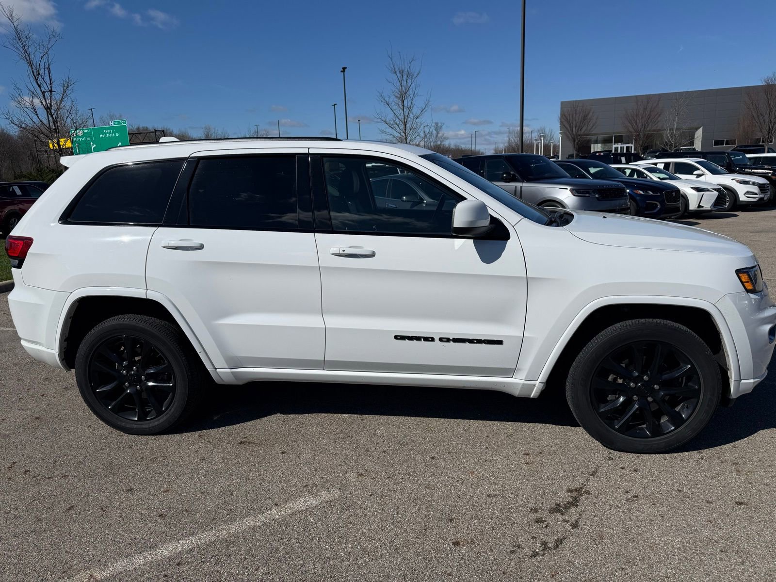 Used 2020 Jeep Grand Cherokee Altitude image 4