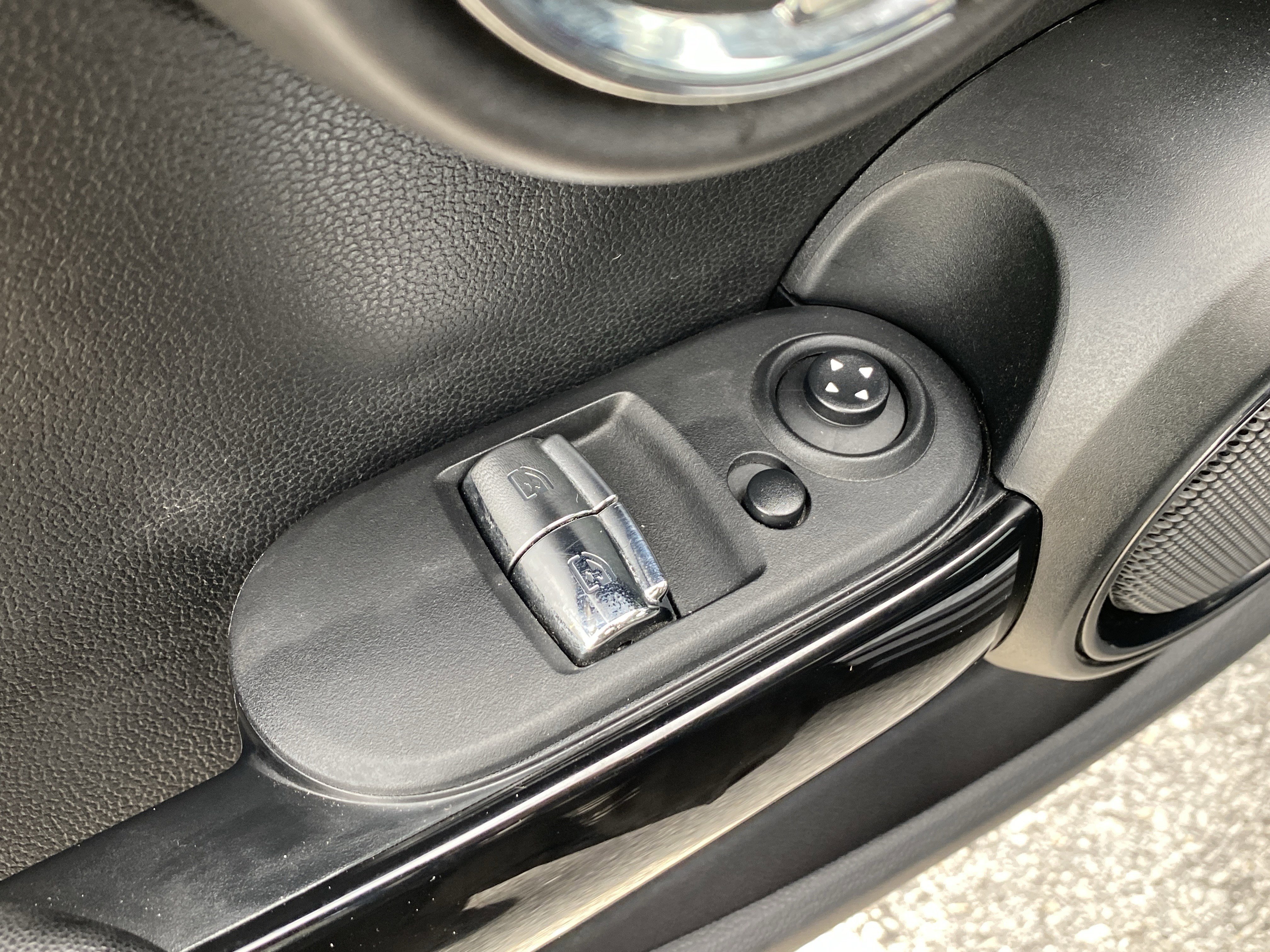 Used 2021 MINI Cooper S image 21