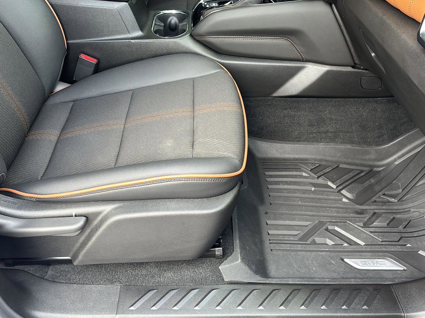 Used 2024 GMC Canyon AT4 w/ Technology Package image 20