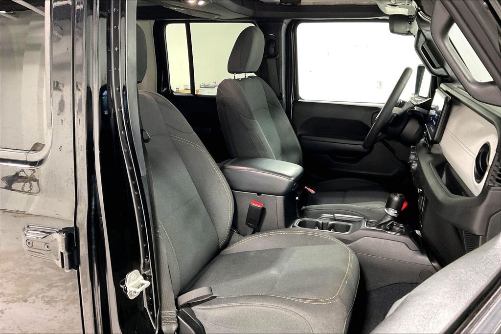 Used 2024 Jeep Wrangler Unlimited Sport AWD/4WD image 9