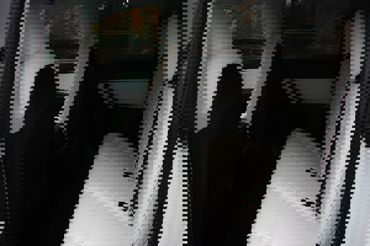 Used 2020 Tesla Model Y Long Range image 33