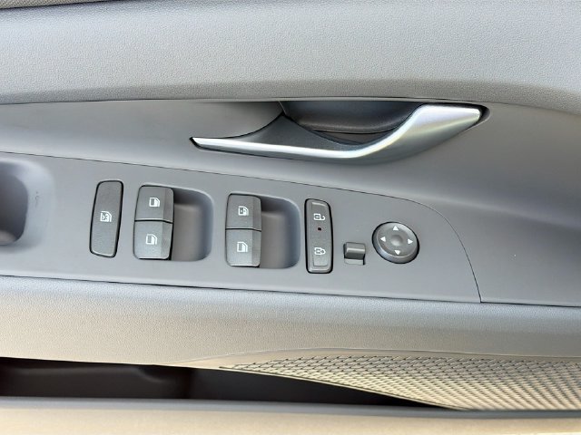 Certified 2026 Hyundai Elantra Sport FWD image 18