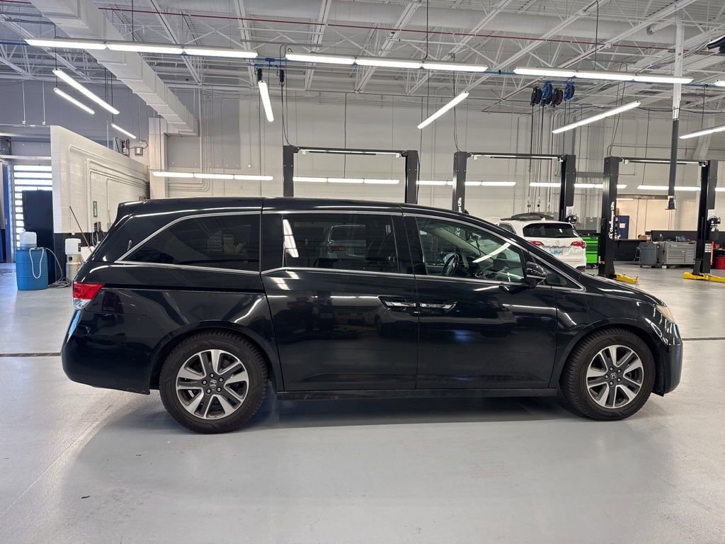 Used 2016 Honda Odyssey Touring Elite image 4