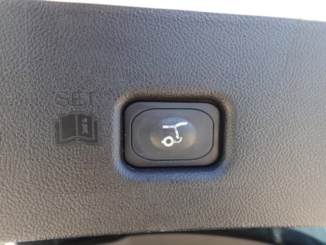 Used 2016 Lincoln MKX Reserve w/ Climate Package AWD/4WD image 9