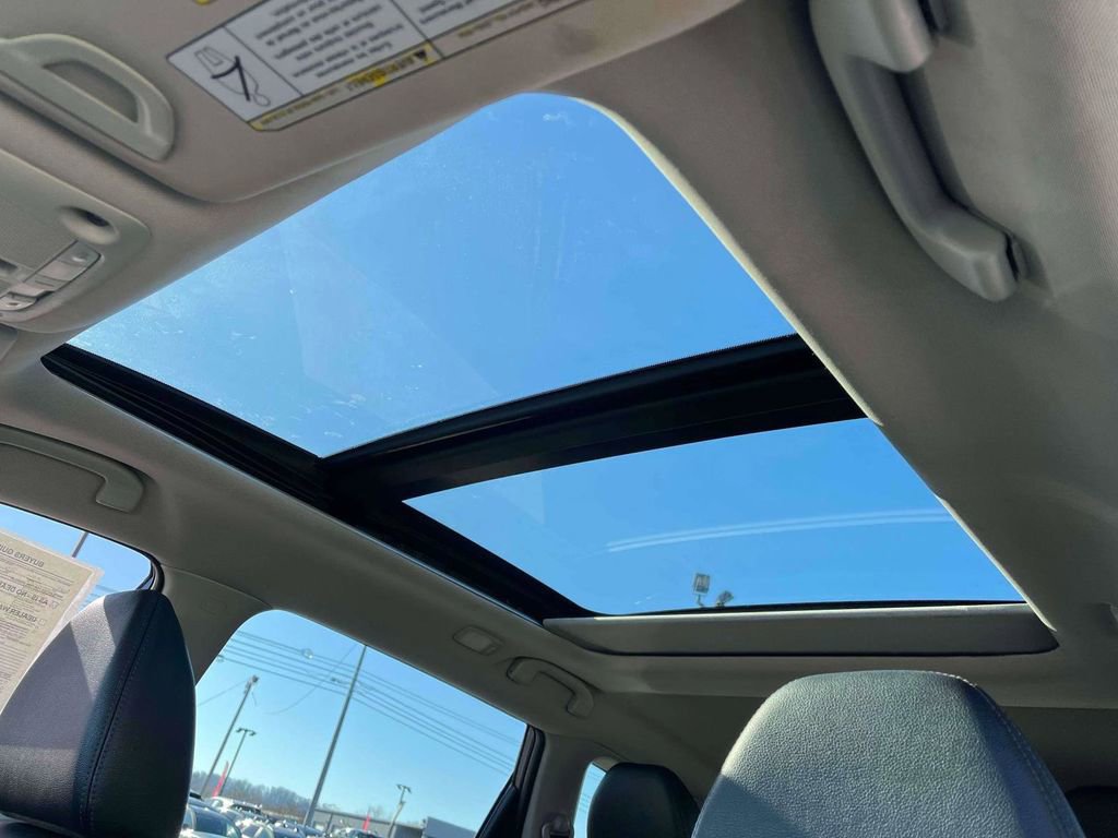 Used 2016 Nissan Rogue SL w/ SL Premium Package image 23