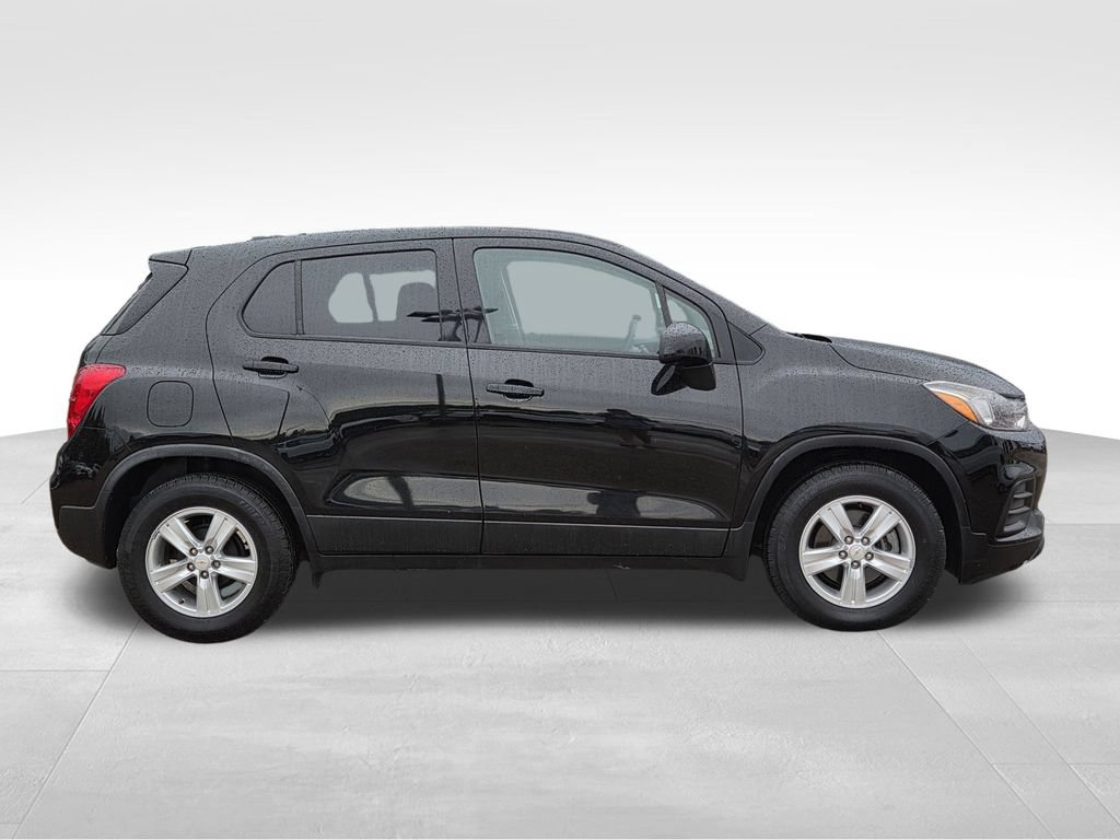Used 2020 Chevrolet Trax LS w/ Tint and Cruise Package FWD image 5