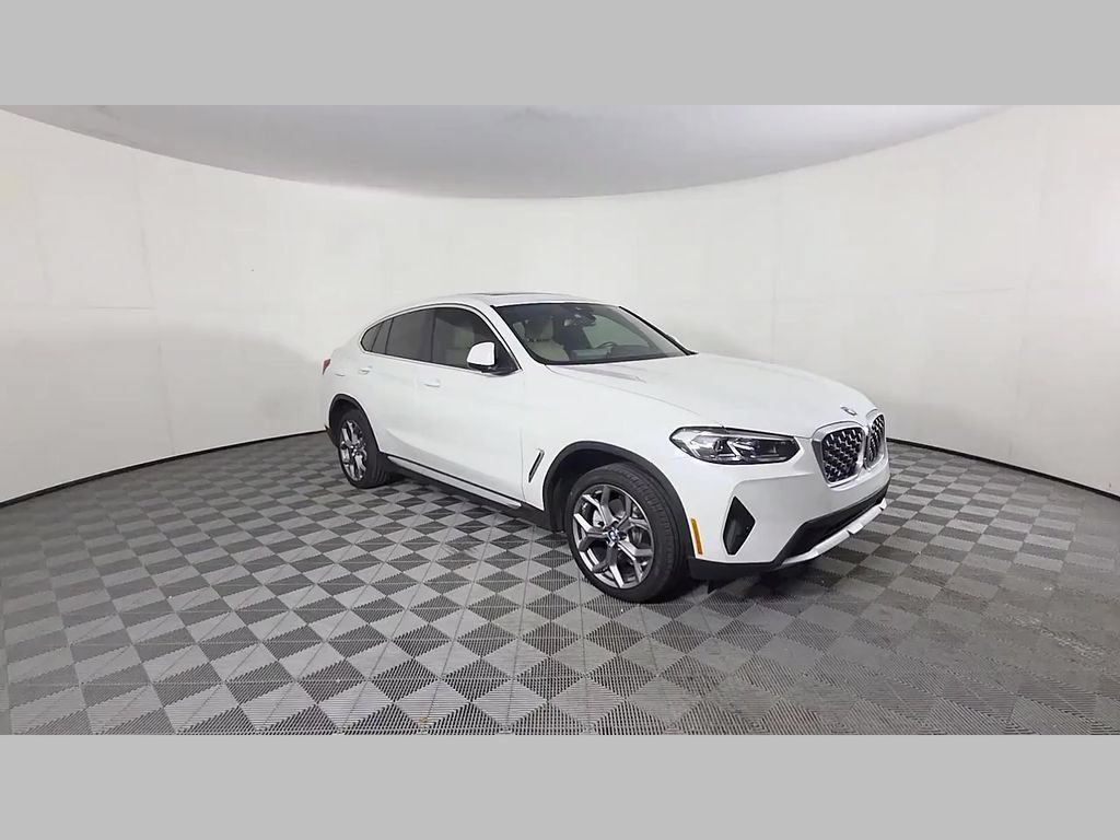 Used 2025 BMW X4 xDrive30i AWD/4WD image 34