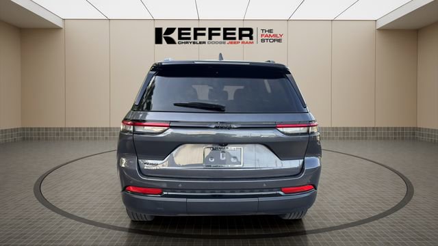 Certified 2023 Jeep Grand Cherokee Altitude image 4
