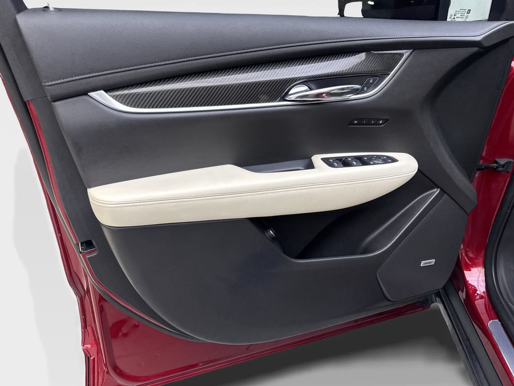 Used 2020 Cadillac XT6 Sport AWD/4WD image 32