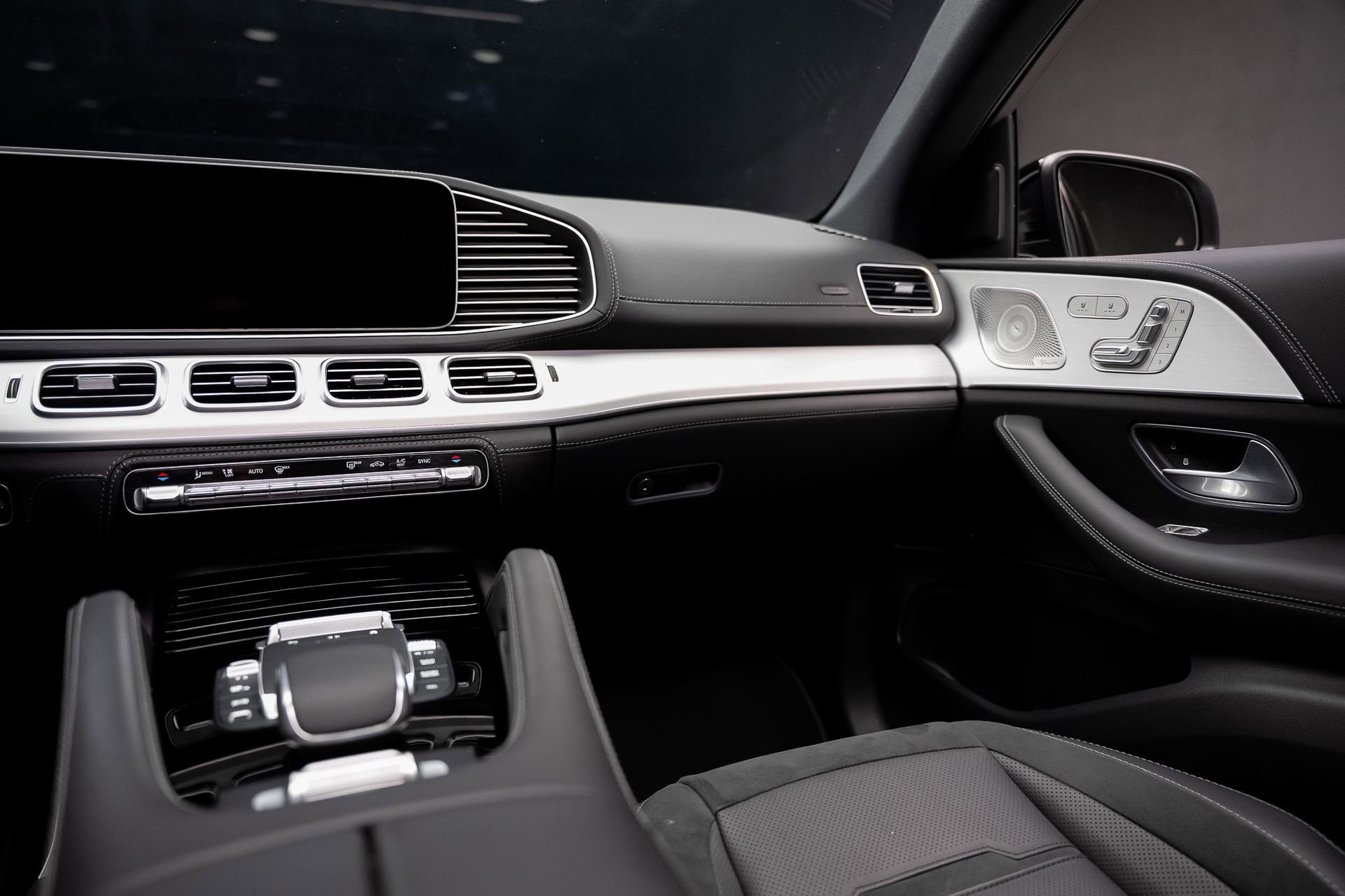 Used 2025 Mercedes-Benz GLE 53 AMG 4MATIC Coupe image 44
