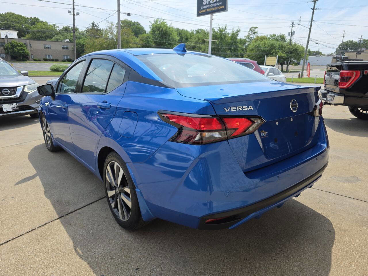 Used 2021 Nissan Versa SR w/ Convenience Package image 5
