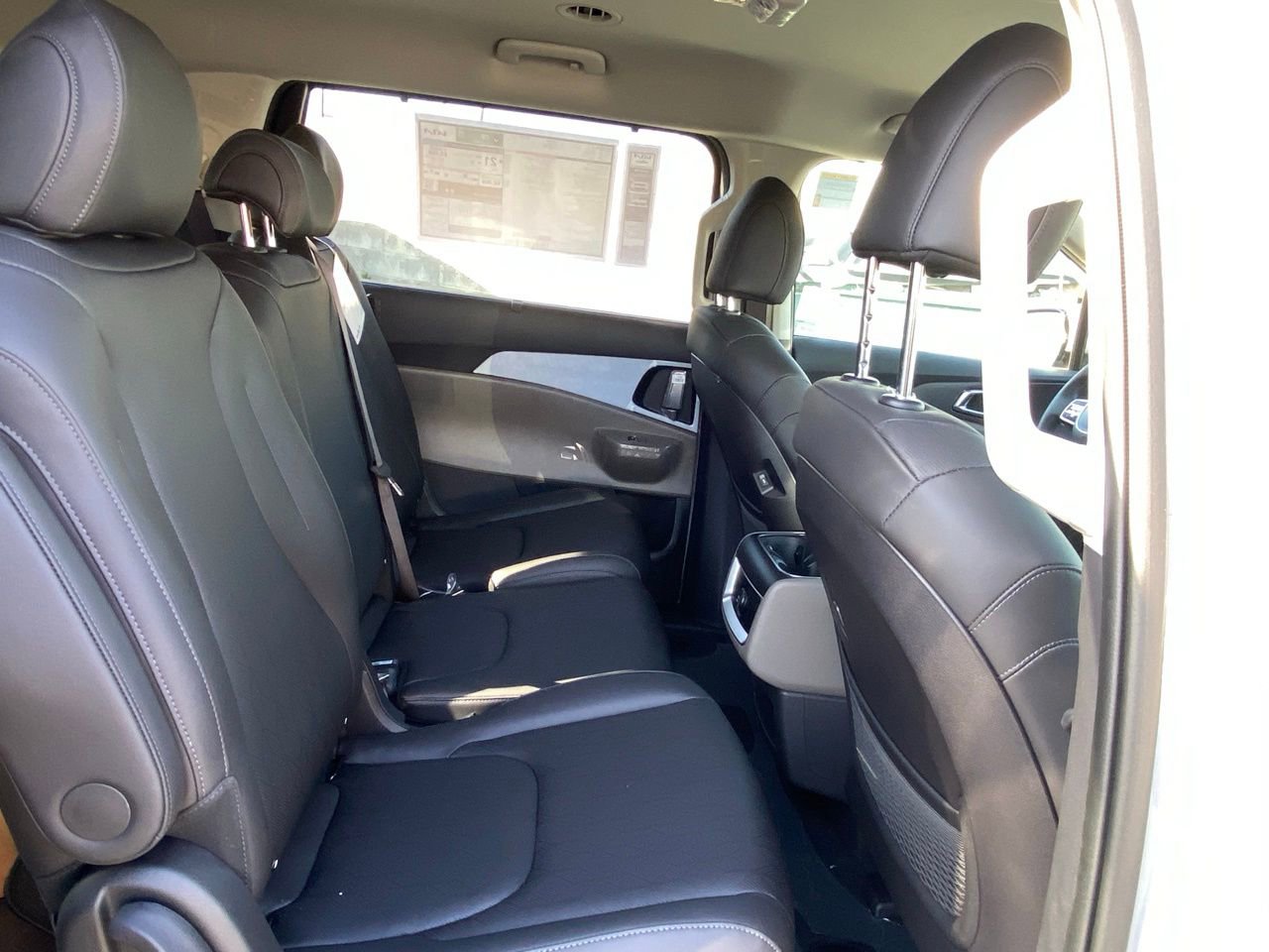 New 2026 Kia Carnival EX image 21