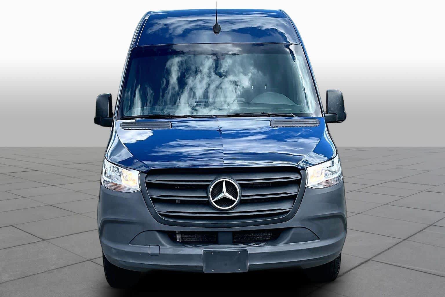 Used 2024 Mercedes-Benz Sprinter 2500 image 4