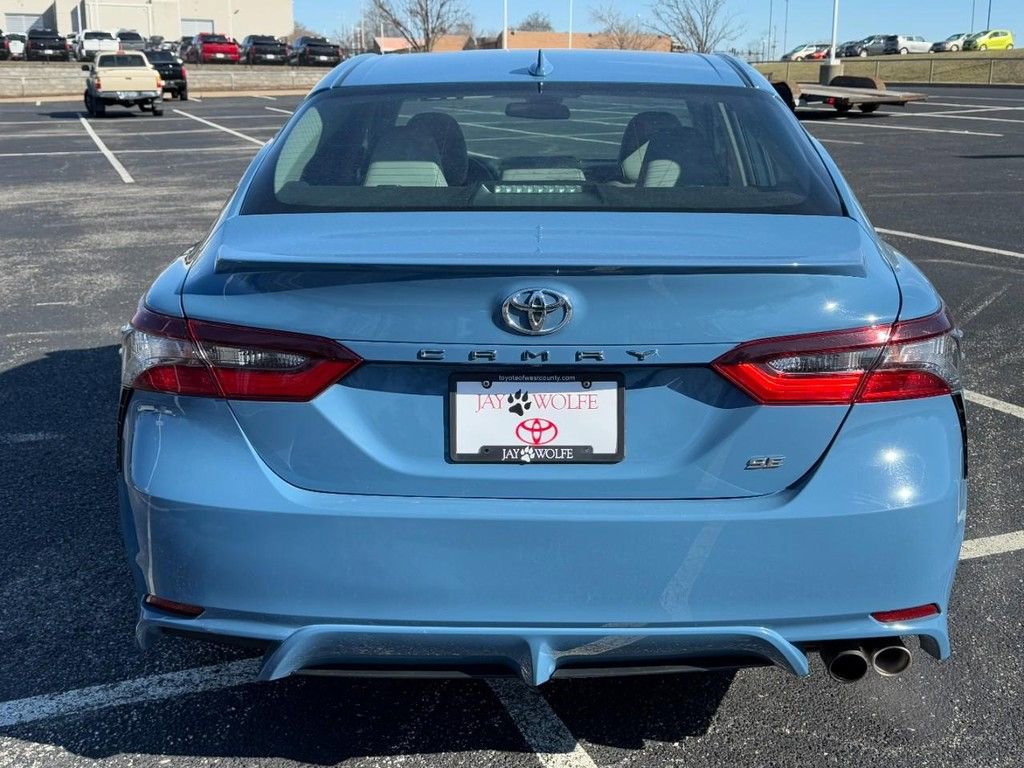 Used 2023 Toyota Camry SE image 8