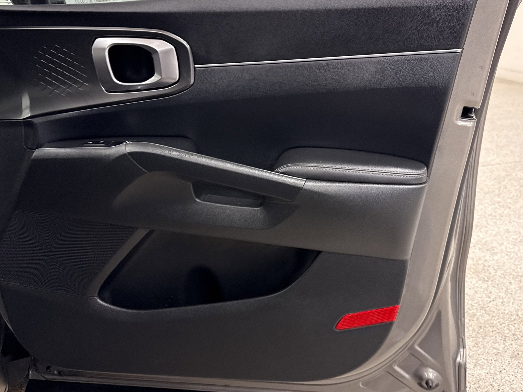 Used 2025 Kia Sorento EX w/ EX Panoramic Sunroof Package image 23