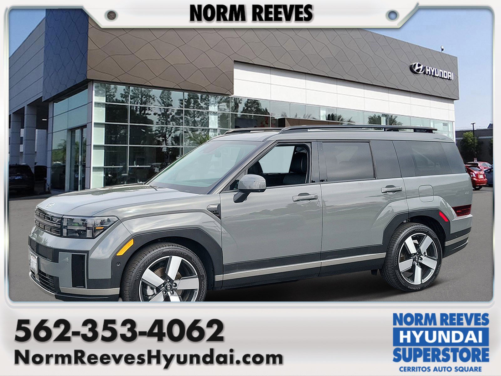 Certified 2025 Hyundai Santa Fe Limited AWD/4WD image 1