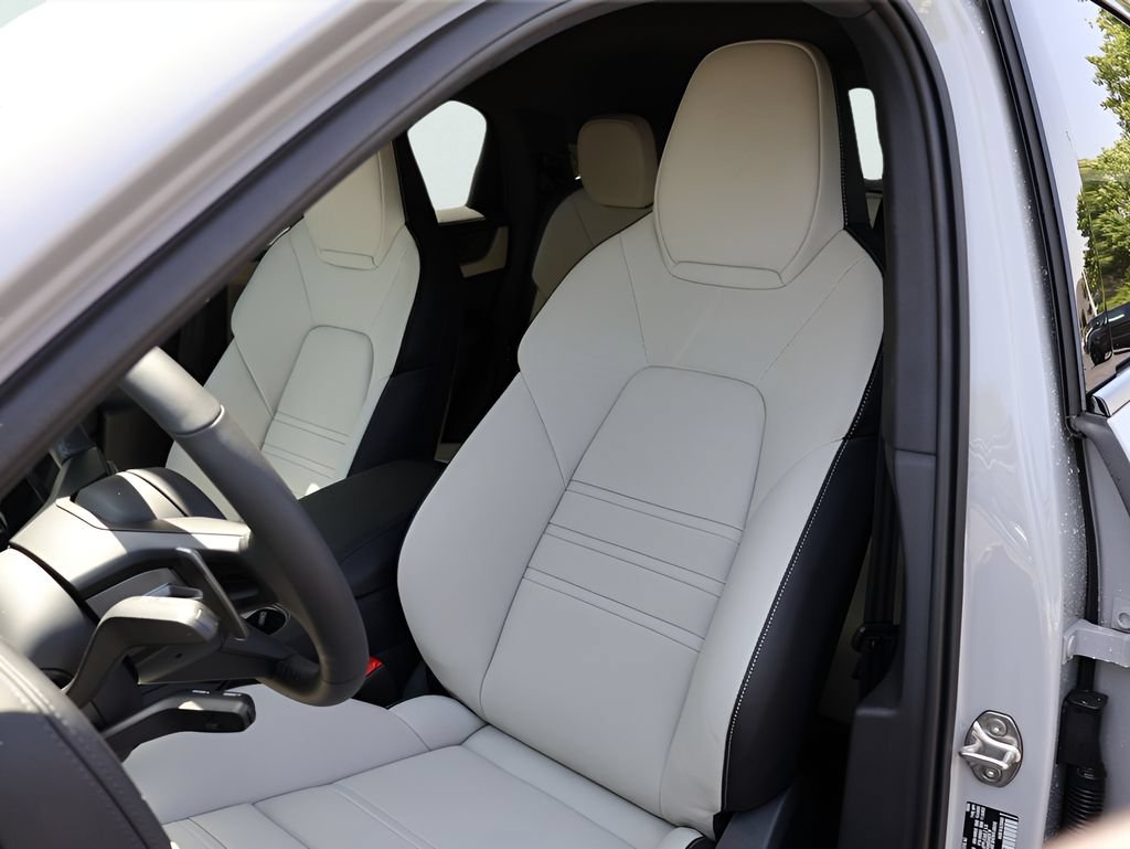 New 2026 Porsche Cayenne S AWD/4WD image 5