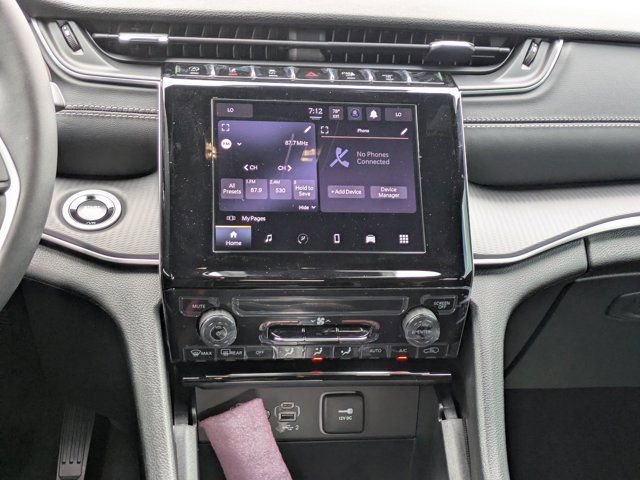 New 2025 Jeep Grand Cherokee L Laredo image 16