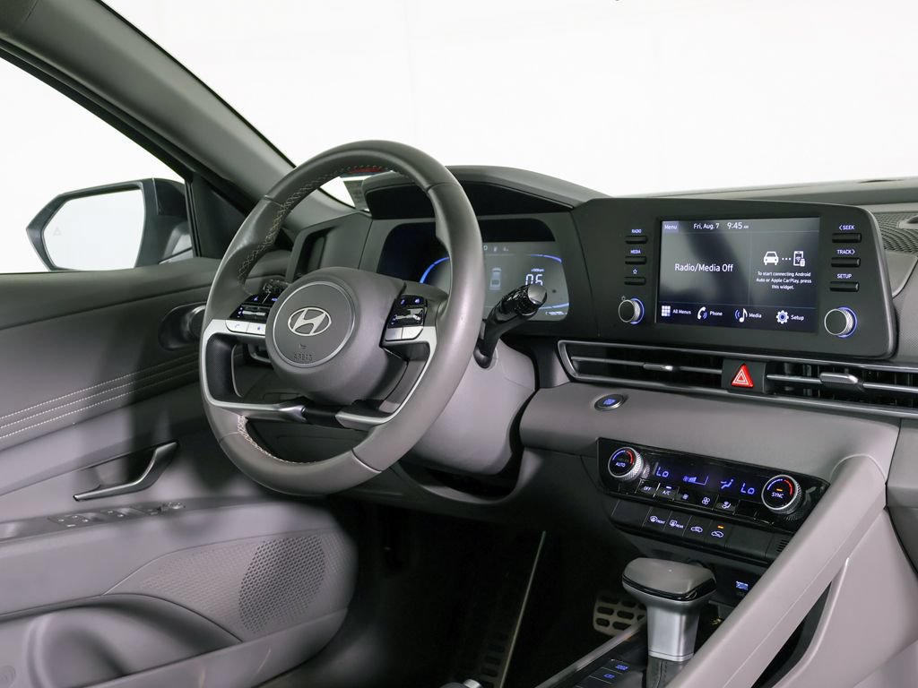 Certified 2025 Hyundai Elantra Sport FWD image 22