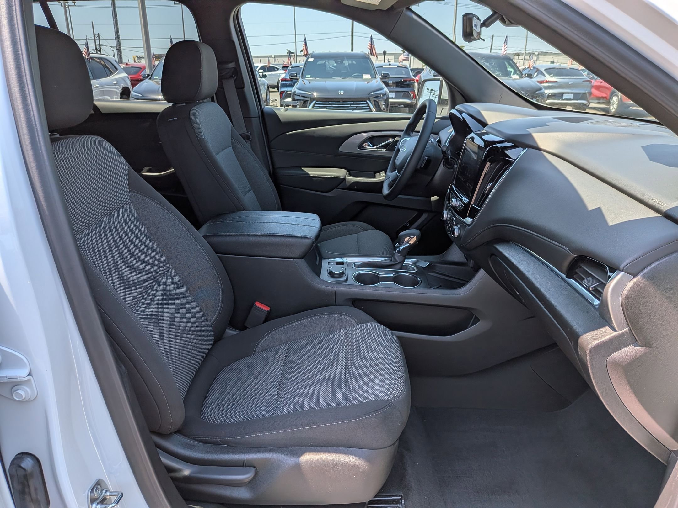 Certified 2023 Chevrolet Traverse LT FWD image 27