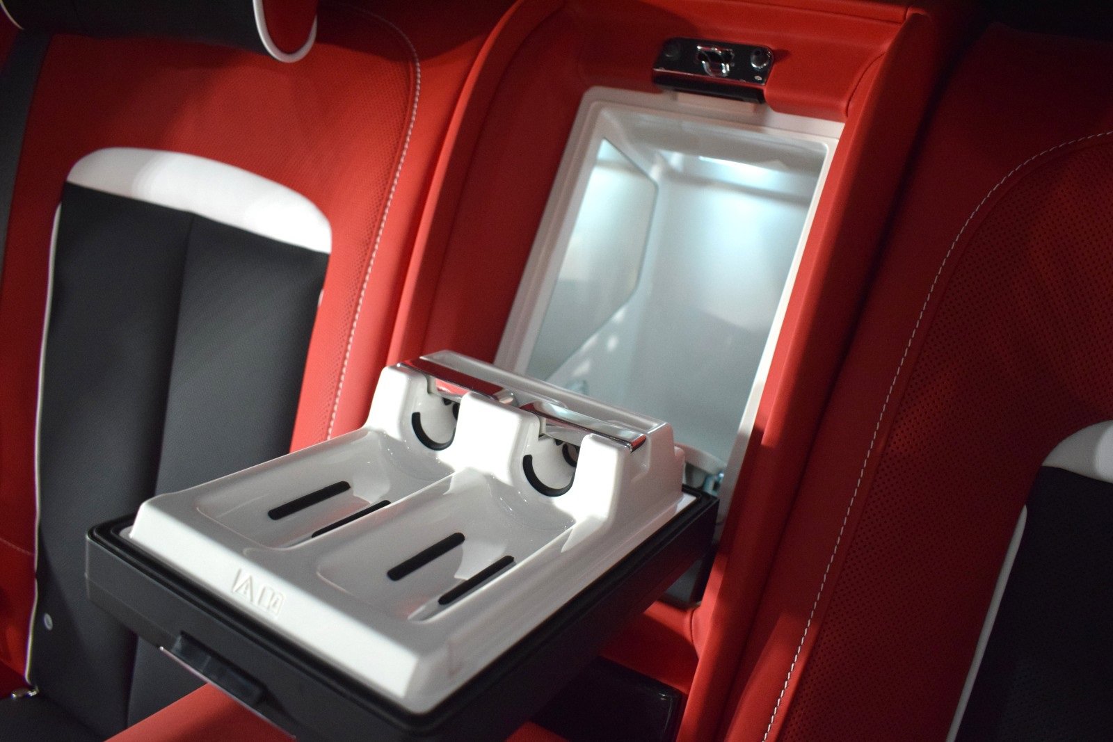 New 2026 Rolls-Royce Cullinan Black Badge image 21