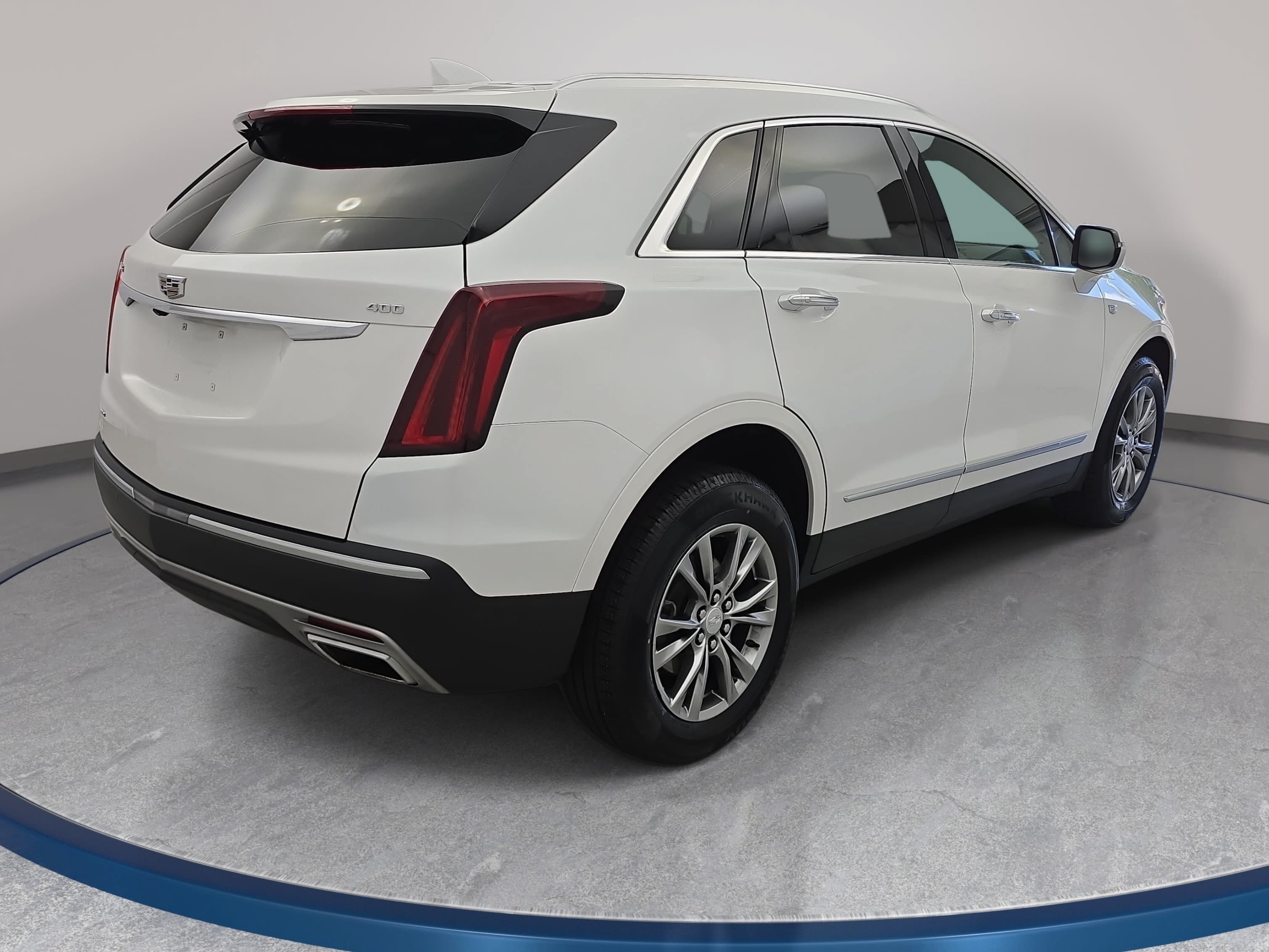 Used 2021 Cadillac XT5 Premium Luxury w/ LPO, Floor Liner Package AWD/4WD image 5