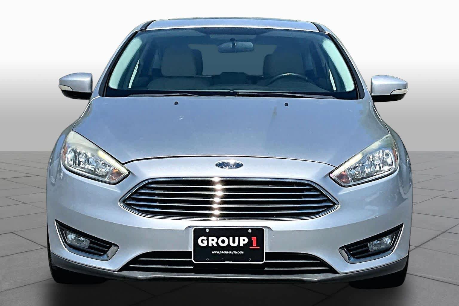 Used 2017 Ford Focus Titanium FWD image 4